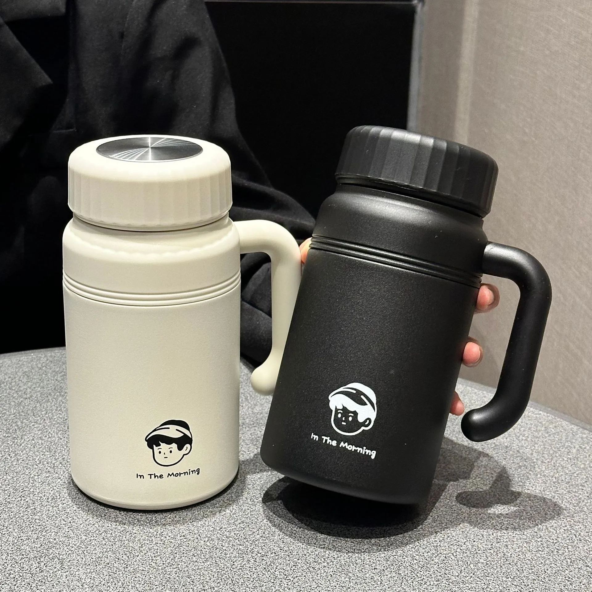 Grande Capacité Bouteille d'Eau Isotherme en Acier Inoxydable 316 avec Poignée Tasse Thermos de Voyage Portable Pour Extérieur