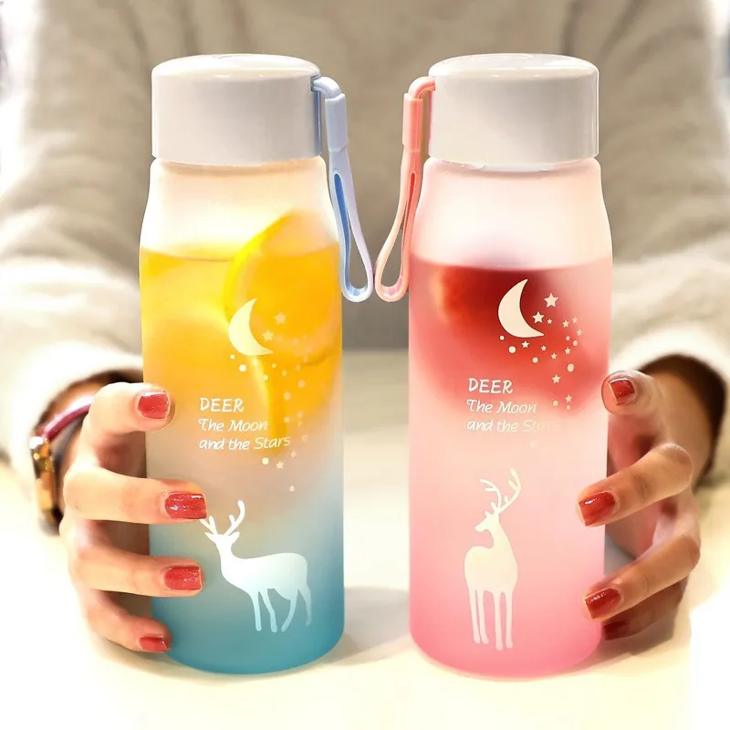 Borraccia in Plastica Sfumata Smerigliata Tazza Portatile per Studenti Con Cordino Motivo Cervo Bottiglia Sportiva Ermetica per Ufficio All'aperto