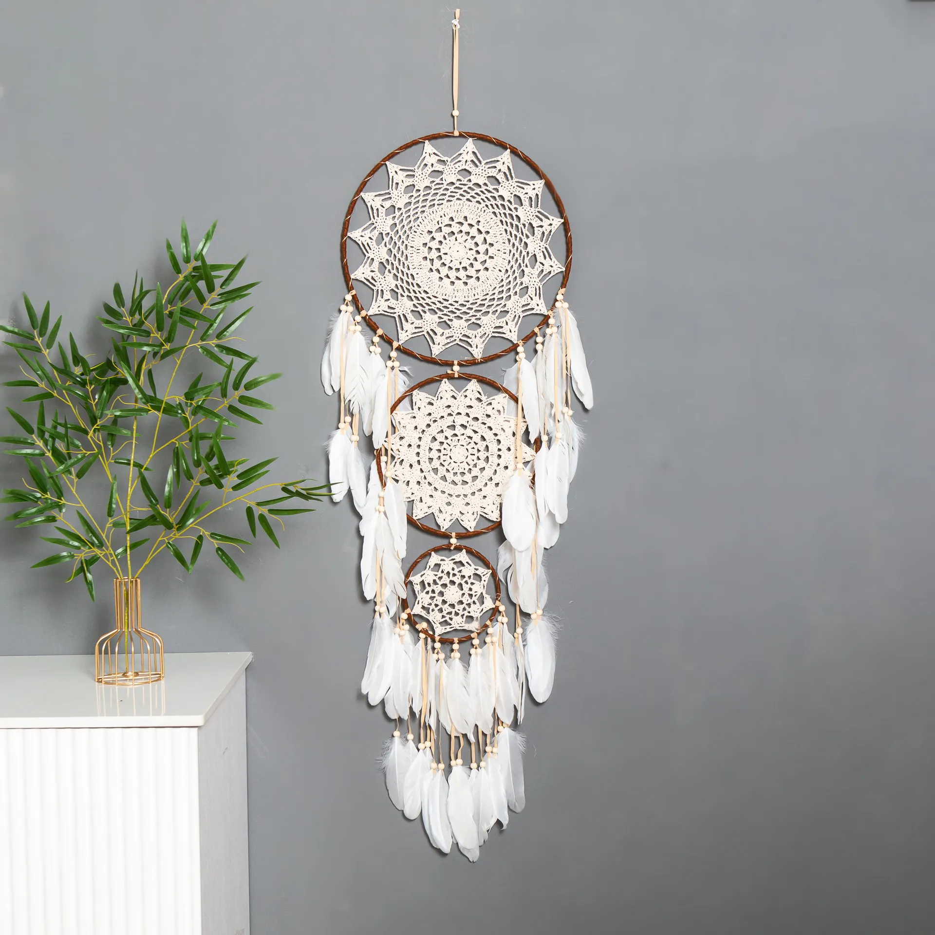 Grande Acchiappasogni Boho Fatto a Mano Metallo Filo Cotone Piuma Bianca Perla Legno Tre Anelli Decorazione da Parete per Soggiorno Camera Matrimonio Regalo