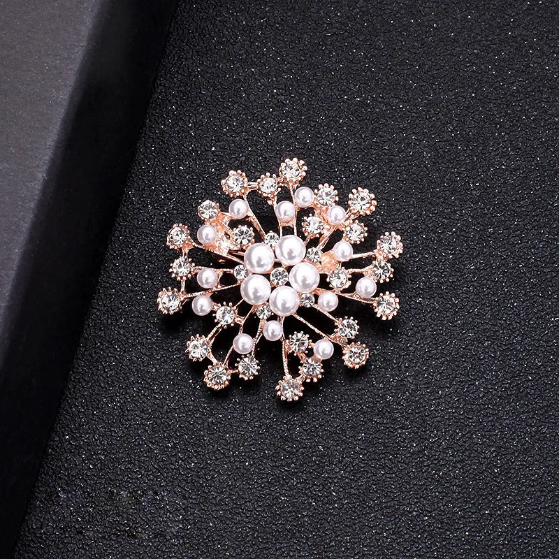 Alloy Rhinestone Artificial Pearl Brooch Elegant Swan Floral Deer Pins For Suit Dress Women Fashion Jewelry Accessories