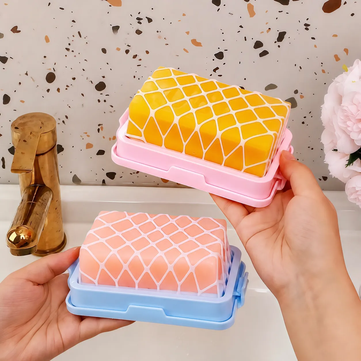 Multifunctional Plastic Soap Box With High-Elastic Mesh Draining Soap Holder Anti-Slip Soap Case For Bathroom Laundry Home