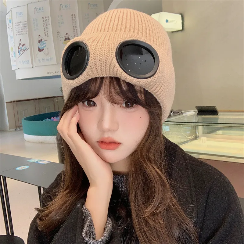 Berretto in Maglia Caldo Invernale Unisex Foderato in Peluche Design Occhiali Aviator Goggle Antivento Cappello di Lana Casual alla Moda