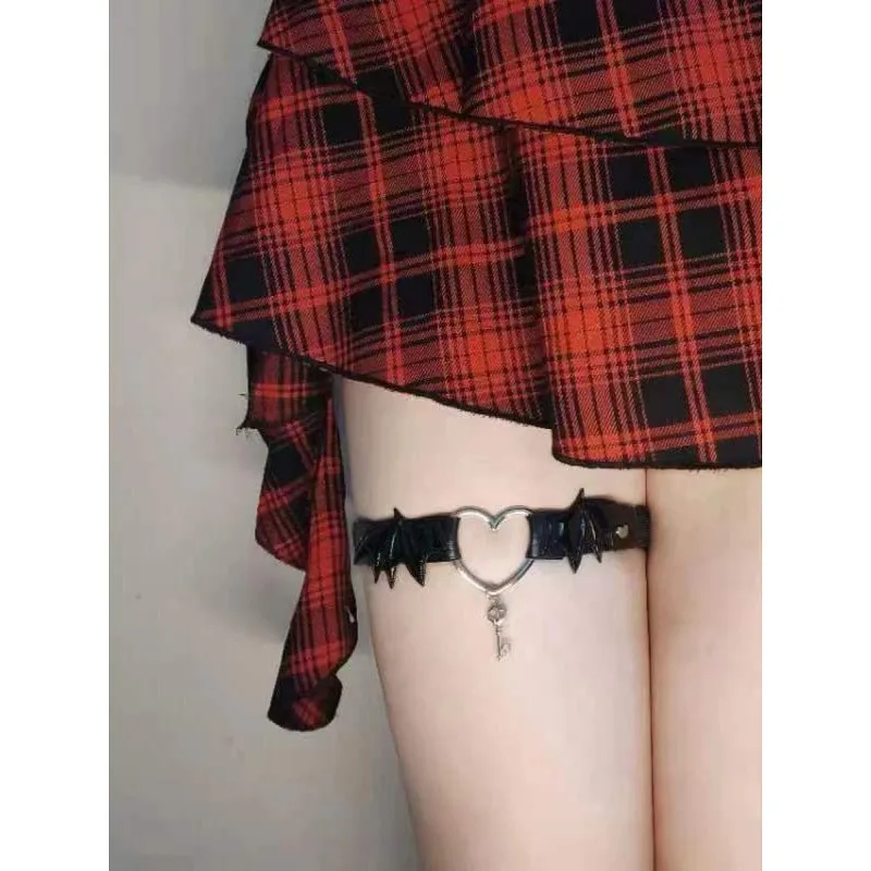 Harajuku Lolita Punk Gothic Wing Heart Cross Leg Ring Garter Y2K PU Leather Alloy Thigh Harness Accessory