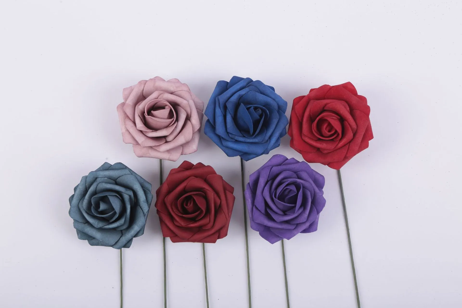 Künstliche PE-Schaum Rosen Blumen Farbverlauf Rosenköpfe mit Stielen für Valentinstag Hochzeit Party Bogen Blumen Basteln Dekor