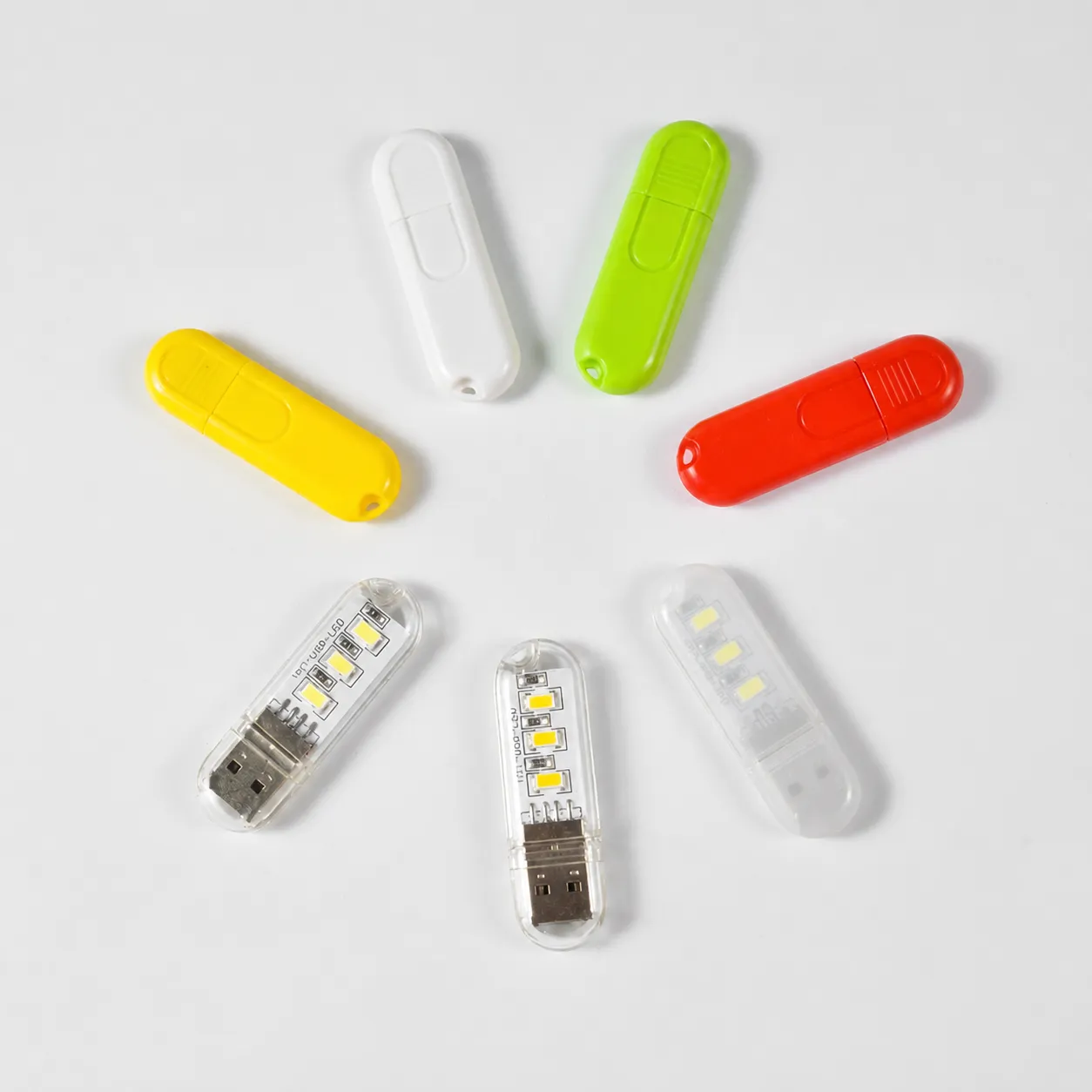 Mini Luce Notturna LED USB Portatile 3 Perle Plug and Play Lampada USB per Dormitorio Power Bank Computer Illuminazione