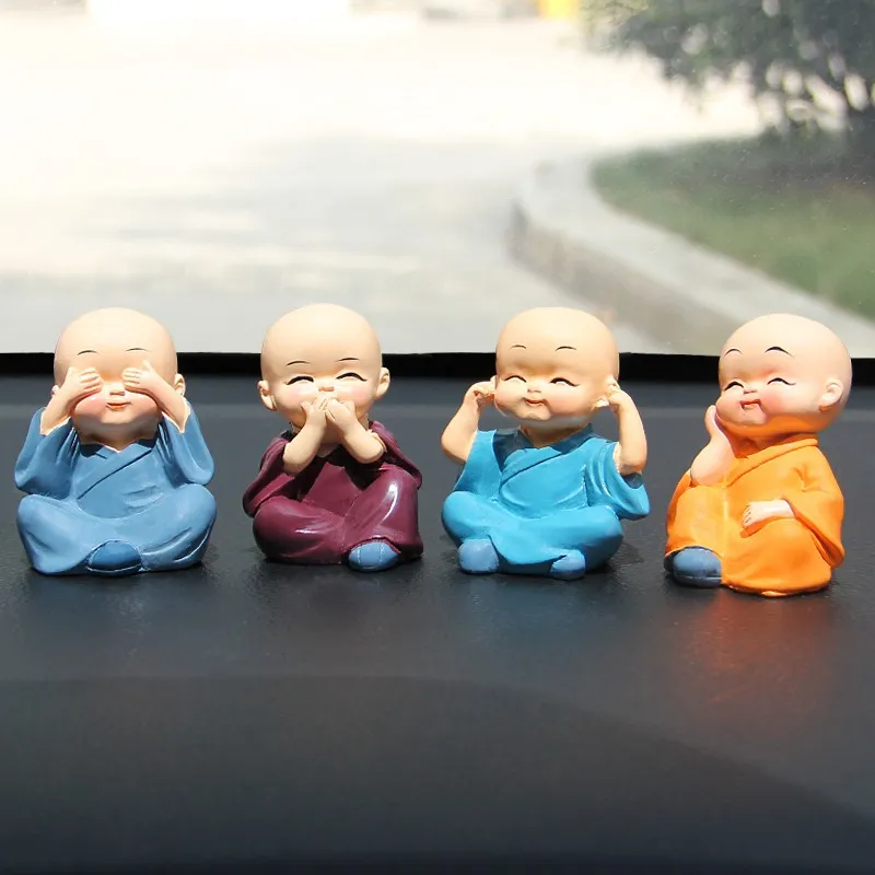 Ornements de Voiture Quatre Petits Moines en Résine Créative Statues de Bouddha Mignons pour Tableau de Bord de Voiture Bureau à Domicile