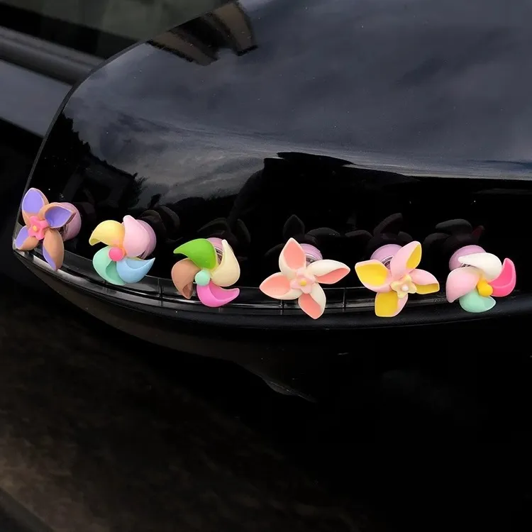 Ornement Créatif de Tableau de Bord de Voiture de Petit Moulin à Vent Rotatif Mignon Jouet en Résine Accessoires Intérieurs Pour Femmes