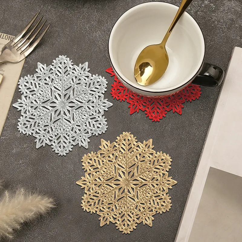 Noël Flocon de Neige PVC Sous-Verre Set de Table Ajouré Anti-Brûlure Isolation Thermique Tasse Tapis Décoration de Table