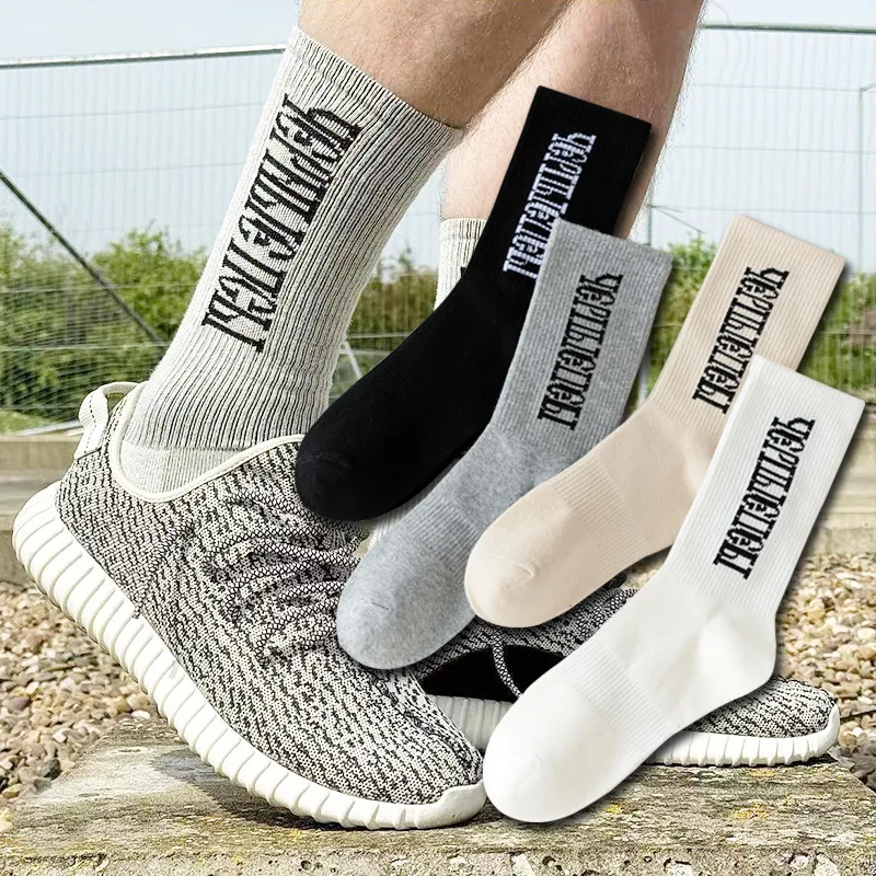 Unisex Casual Cotton Crew Socken Letter Pattern Comfort Breathable Daily Wear Fashion Socks For Men And Women