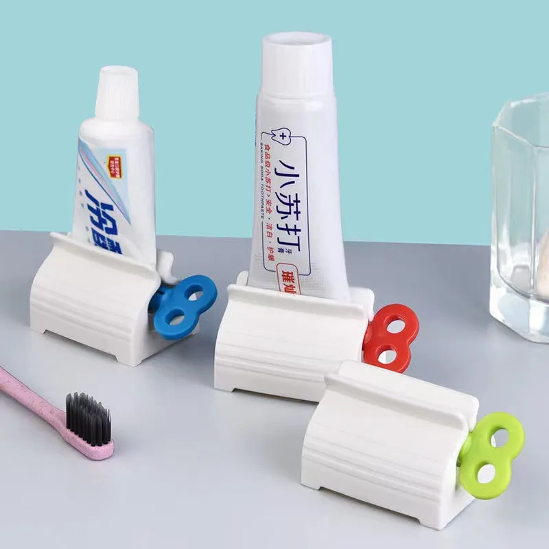 Manual Toothpaste Squeezer Rotating Tube Dispenser For Facial Cleanser Holder Stand Bathroom Accessories Plastic Wringer Holder