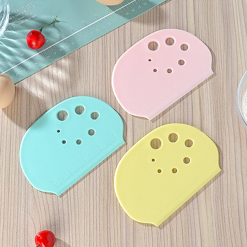 Thickened Plastic Baking Scraper Double Sided Graduated Dough Cutter Cake Spatula Kitchen Pastry Tool