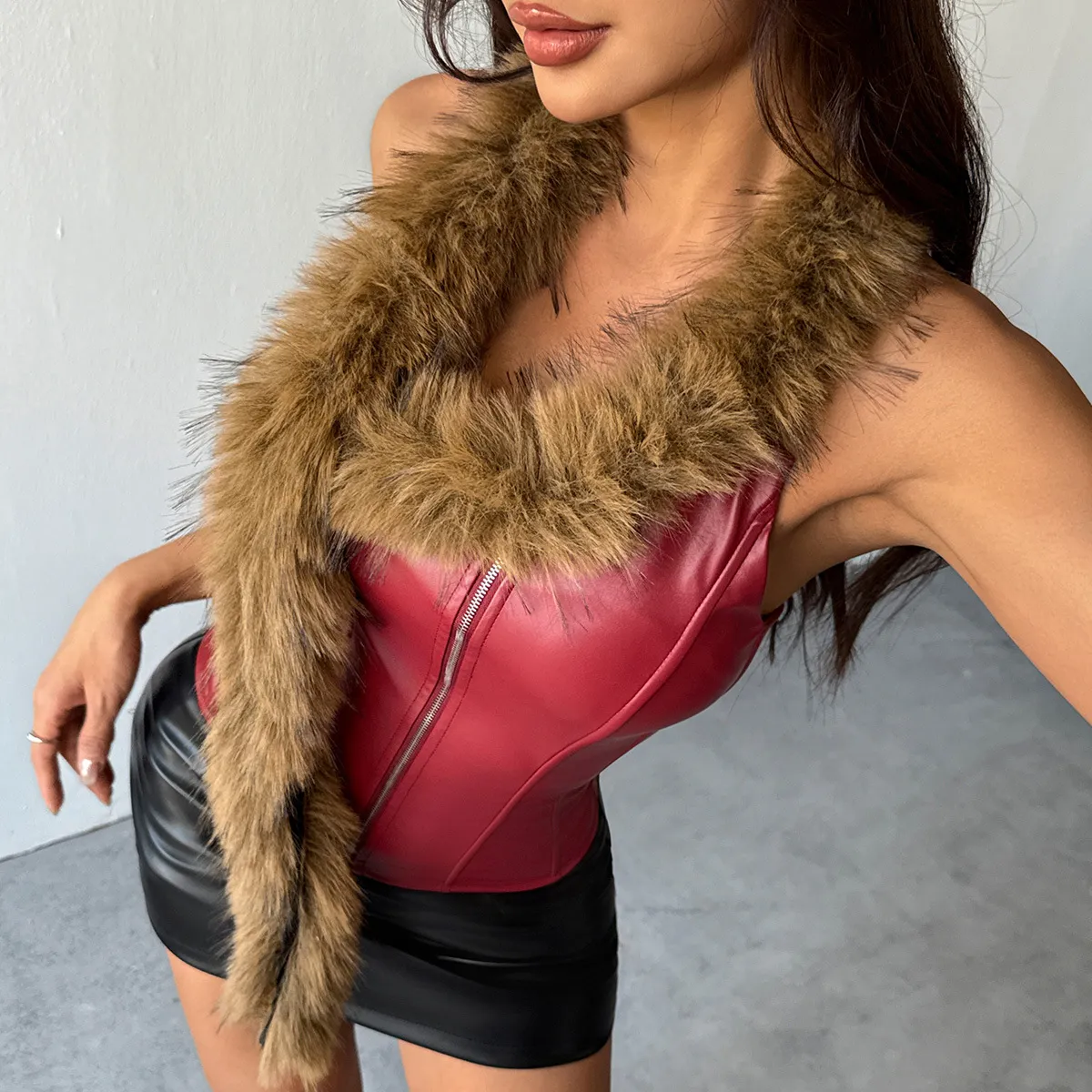 Women Sexy PU Leather Strapless Corset Top Faux Fur Trim Bustier Slim Fit Zip Up Streetwear Fashion Vest