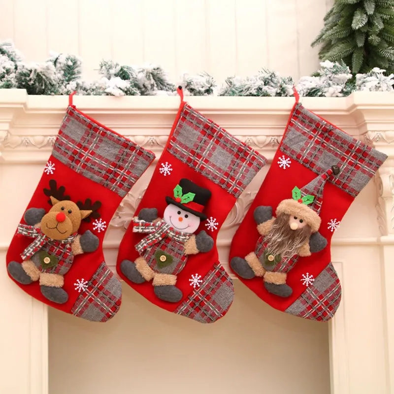 Grande Chaussette de Noël 3D Père Noël Bonhomme de Neige Renne Poupée en Peluche Sac Cadeau Rouge Gris Carreaux Décoration Maison