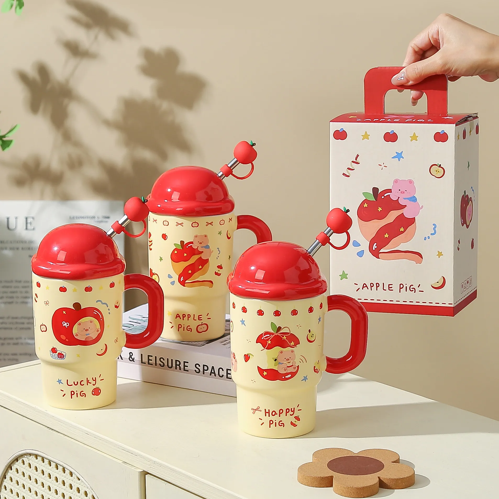 Creative Ceramic Apple Mug With Lid And Straw Large Capacity Cute Cartoon Pig Pattern Coffee Cup Gift Box Home Water Cup