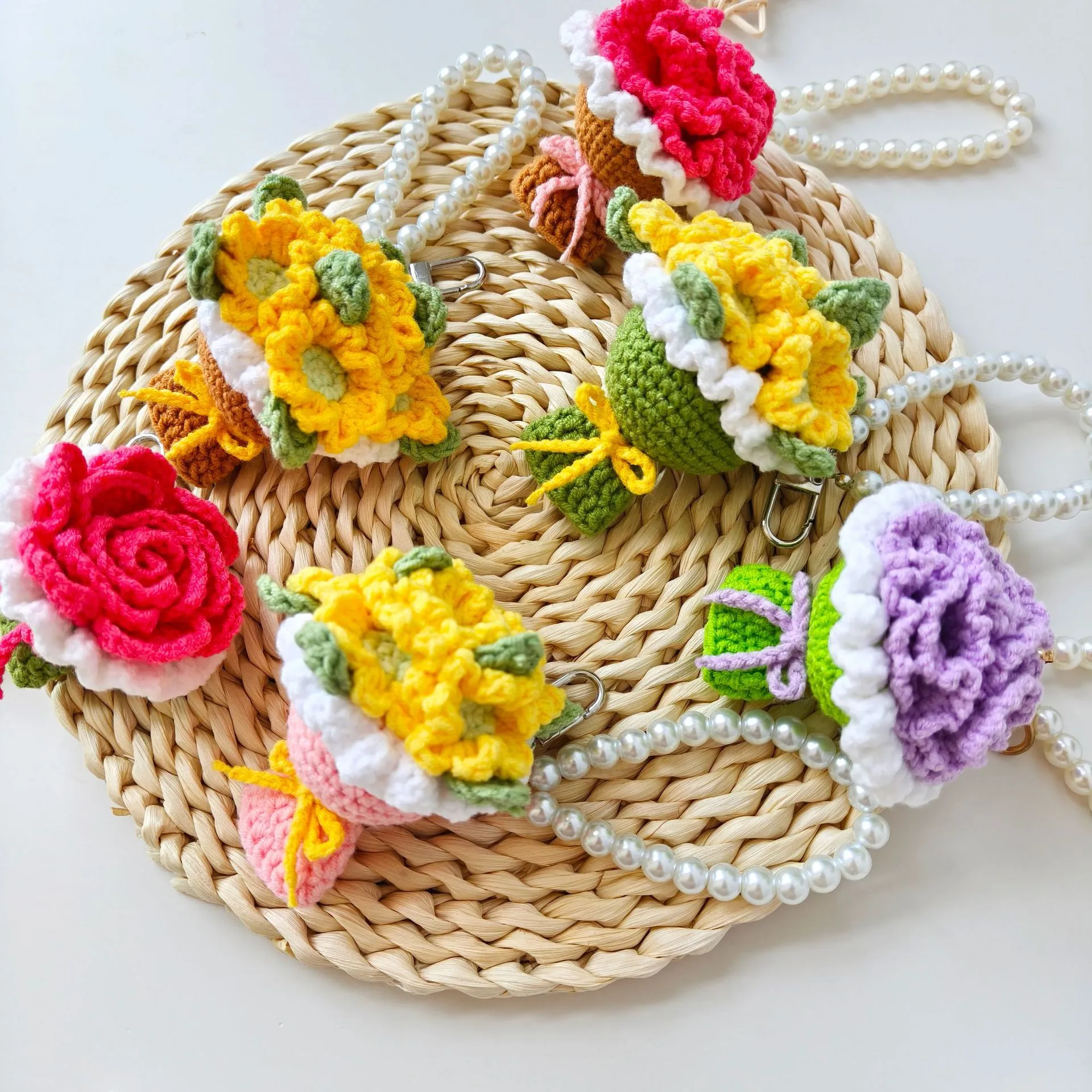 Handmade Knitted Woolen Flower Bouquet Keychain Cute Sunflower Rose Carnation Bag Charm Pearl Chain Pendant Gift