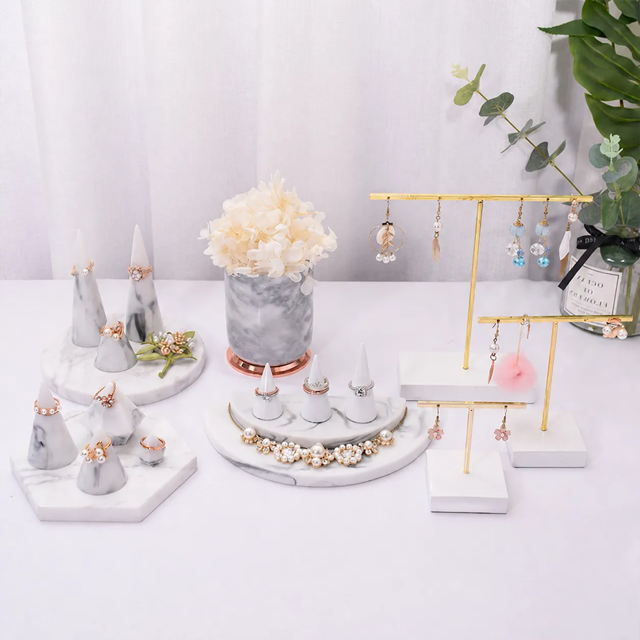 Nordic Marble Pattern Jewelry Display Stand Resin And Metal Necklace Earring Ring Storage Organizer Holder Tray