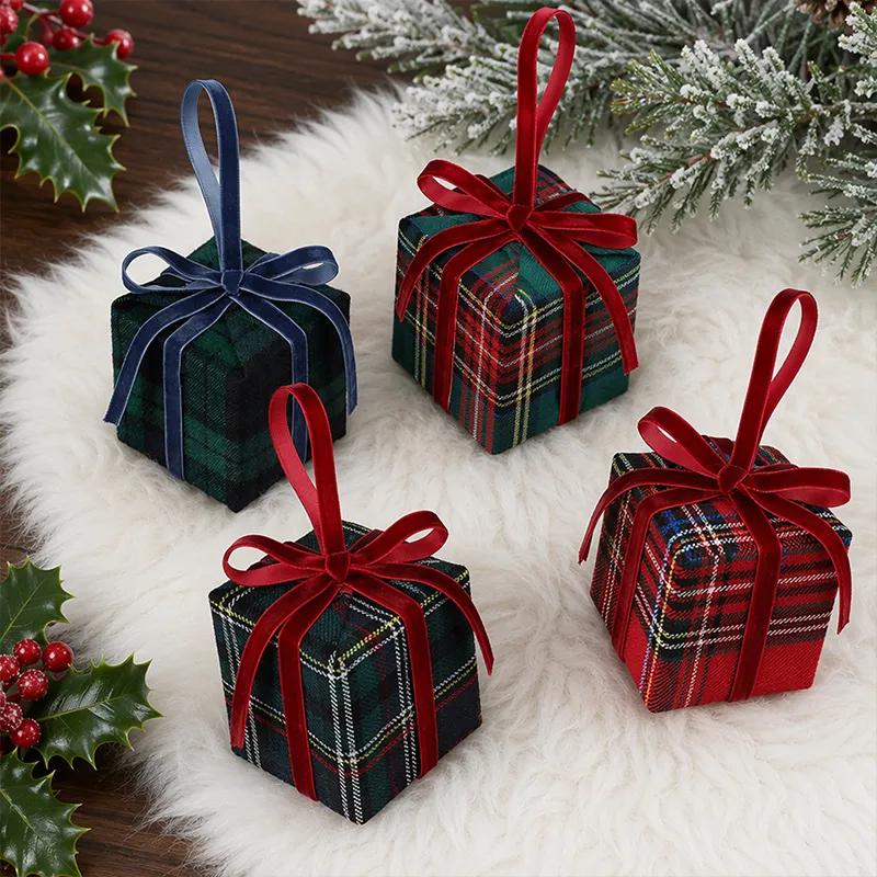 Weihnachten Karo Geschenkbox Hängeornamente Schaumstoff Umwickelter Stoff Kleine Geschenkbox Anhänger Mit Samtschleife Für Indoor Feiertagsbaum Dekor