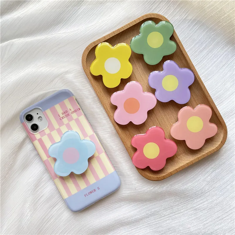 Resin Epoxy Floral Phone Grip Holder Cute Flower Creative Retractable Lazy Phone Stand Desk Mount Accessories For Women