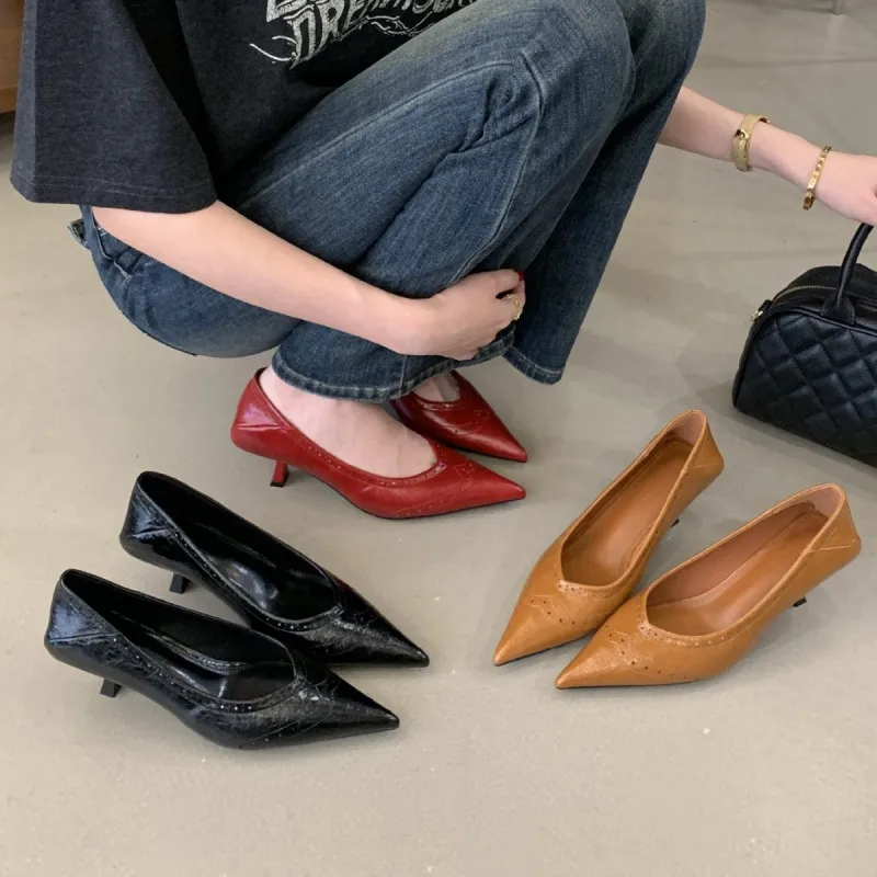 Women Pointed Toe Kitten Heels Pumps Microfiber Solid Color Brogue Detailing Casual Commuting Low Heel Dress Shoes