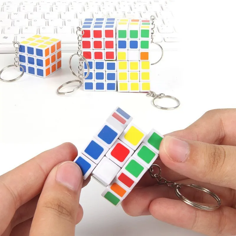 Mini Zauberwürfel Schlüsselanhänger Puzzle Spielzeug Tragbares Dekompression Spielzeug Bunter Würfel Anhänger Rucksack Dekoration