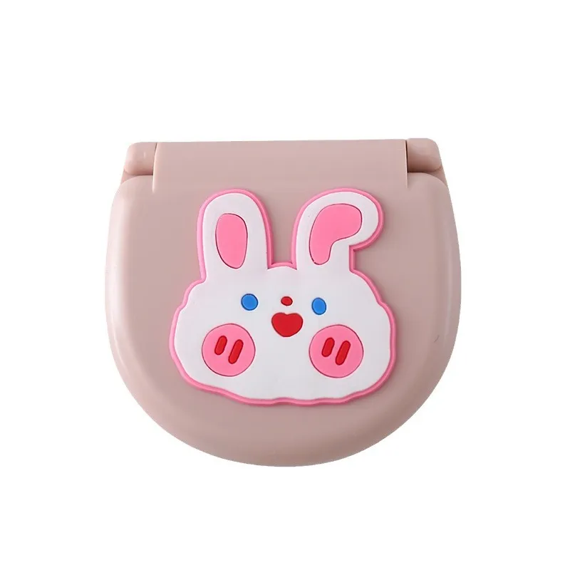 Mignonne Mini Boîte à Couture de Dessin Animé Portable Voyage Dortoir Ménage Aiguille Fil Boîte de Rangement Créative Multi-style Kit Pratique