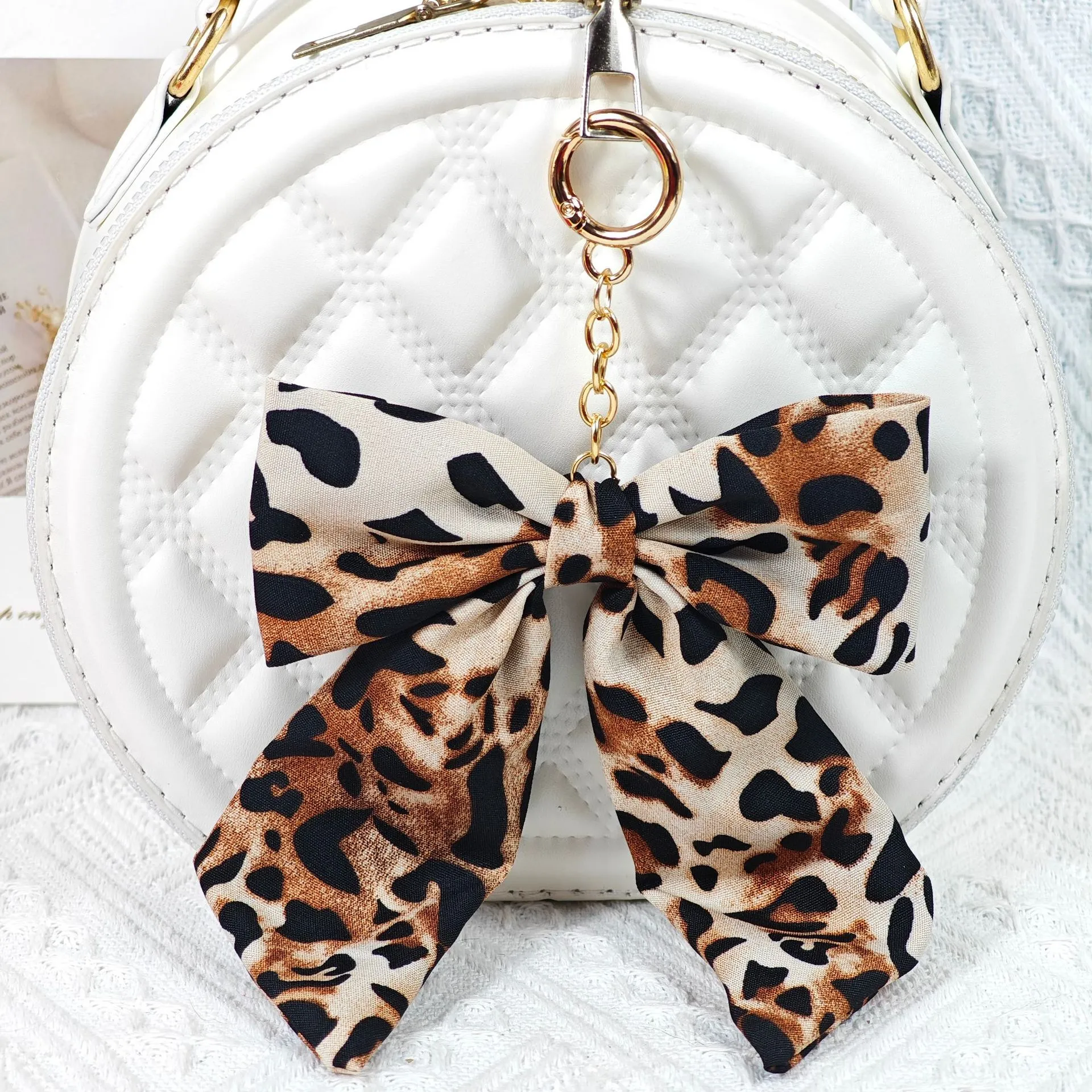Porte-Clés Nœud Imprimé Léopard Tissu Nœud Papillon Ruban Pendentif Sac Clé de Voiture Mignon Mode Sac à Main Charme Accessoires