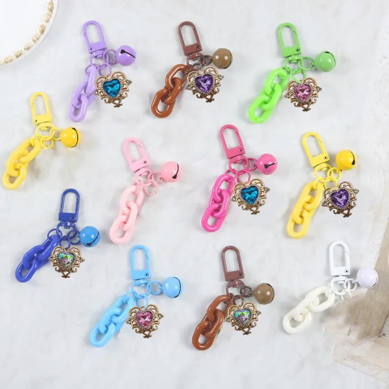 Porte-clés en Alliage de Strass Cœur Creux Mignon Style Doux Pendentif de Sac Clochette Kawaii Anneau de Clés pour Femmes Filles Accessoires