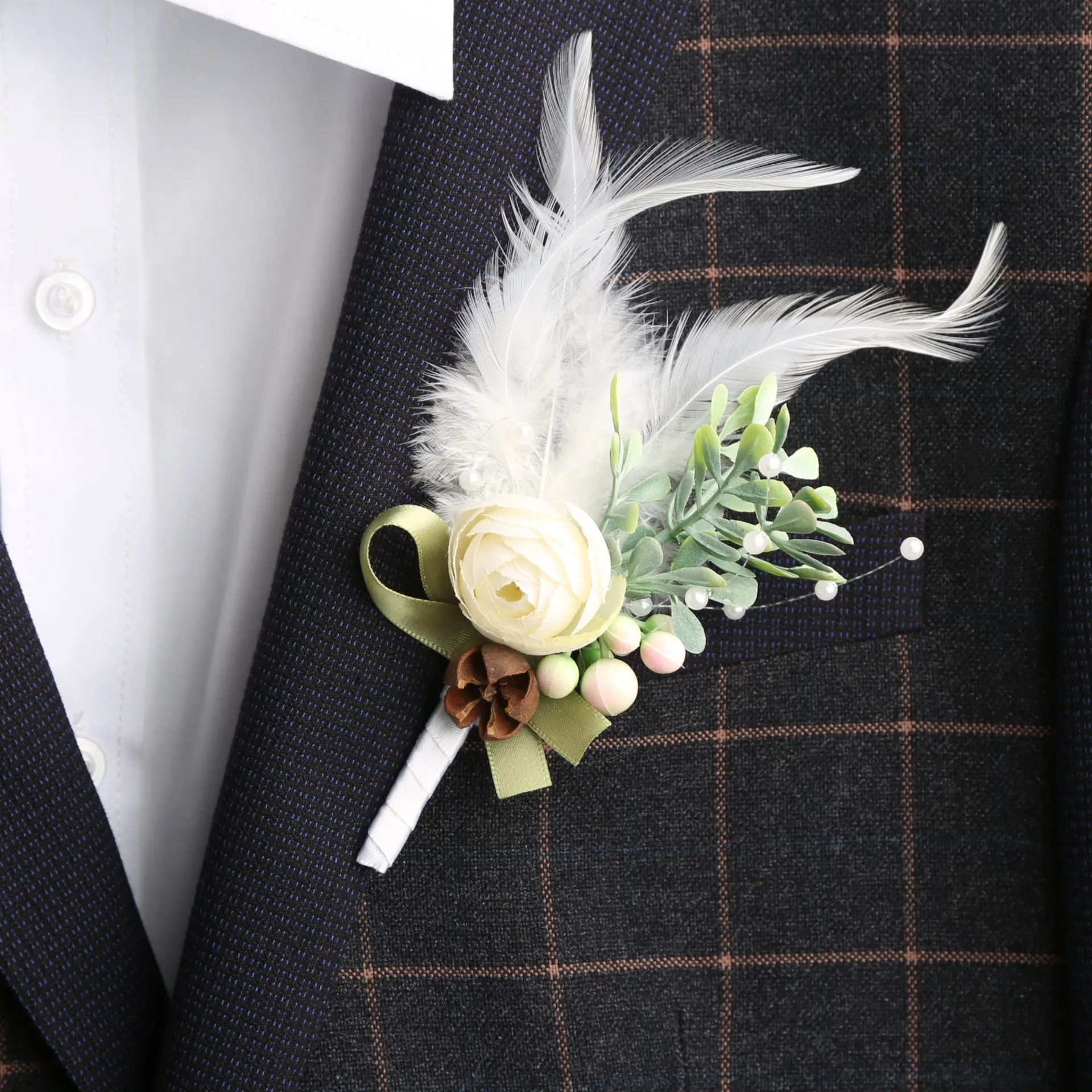 European Wedding Corsage Boutonniere Wrist Flower Artificial Silk Rose Feather Leaf Party Prom Suit Decor