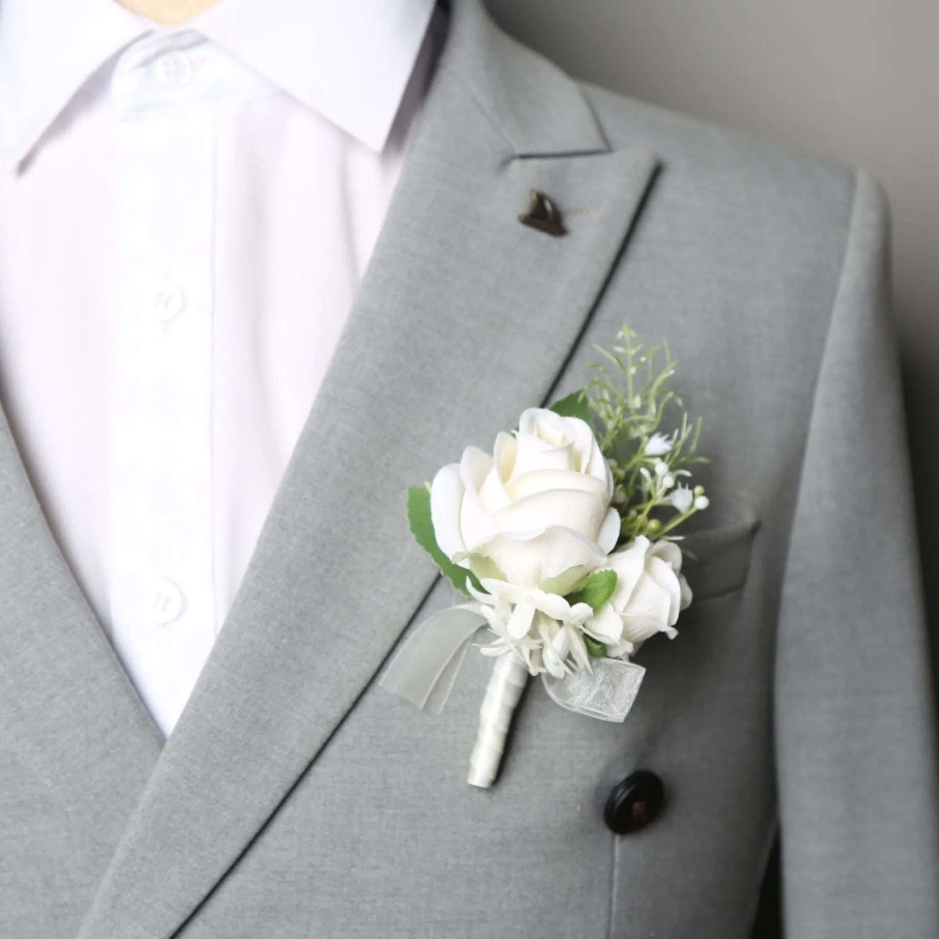 Weiß Rose Ansteckblume Corsage Hochzeit Bräutigam Trauzeugen Künstliche Seidenblume Handgelenk Corsage Hochzeit Party Dekor