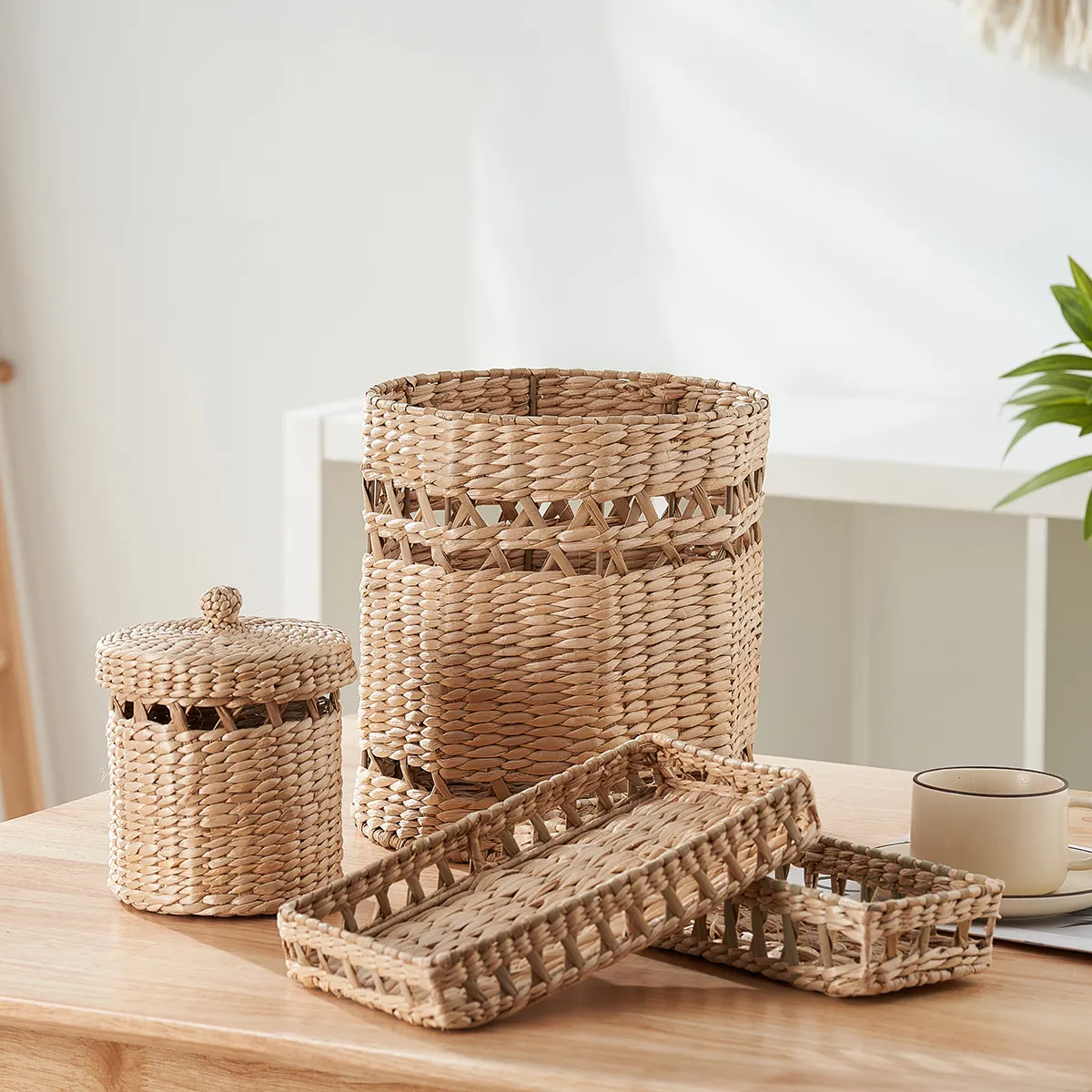 Handmade Woven Storage Basket Natural Straw Storage Box Desktop Organizer Container For Home Office Living Room