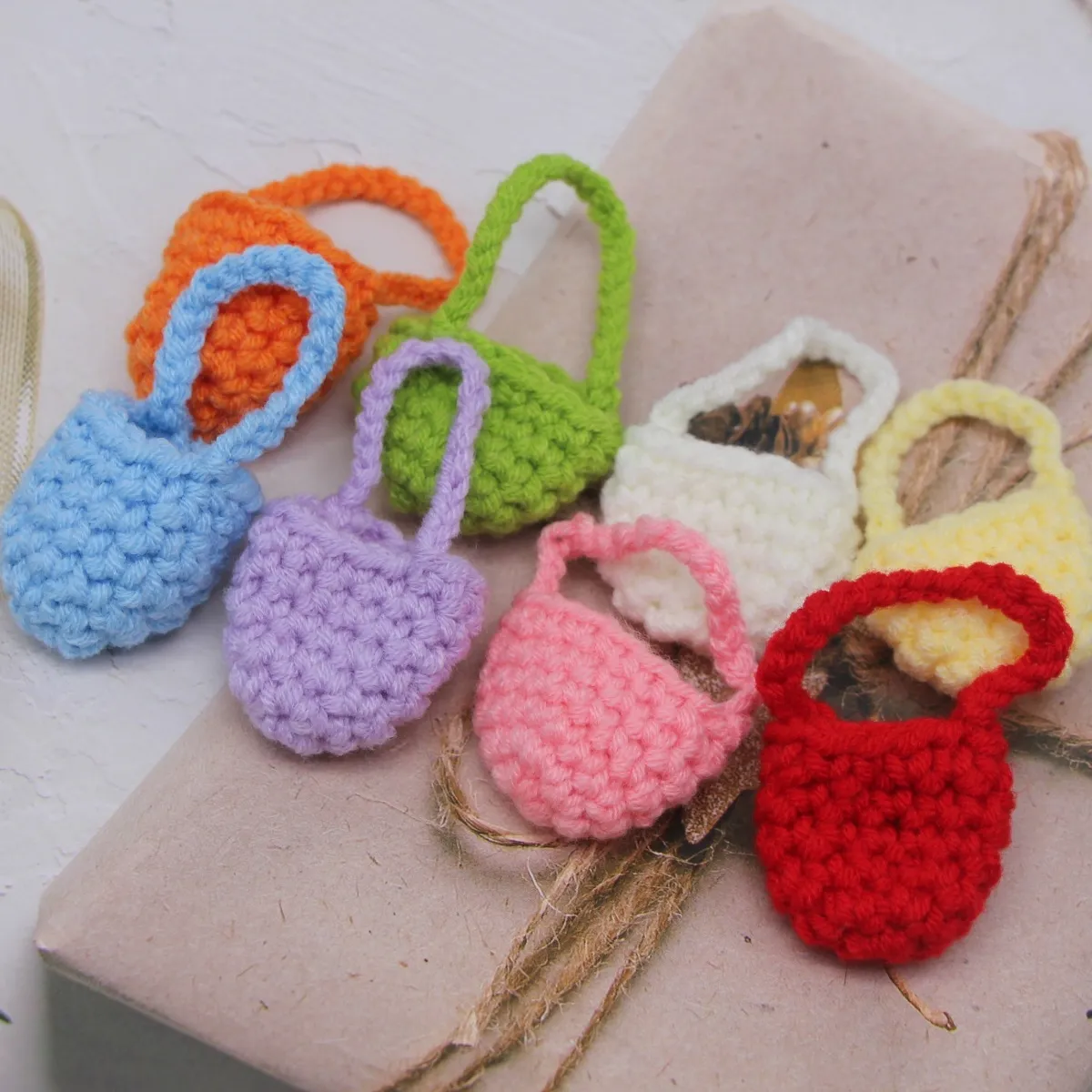 Mini Borsa per Bambole Lavorata all Uncinetto Fatta a Mano Miniatura Borsa a Tracolla Accessori per Bambole BJD Borsa Portaoggetti