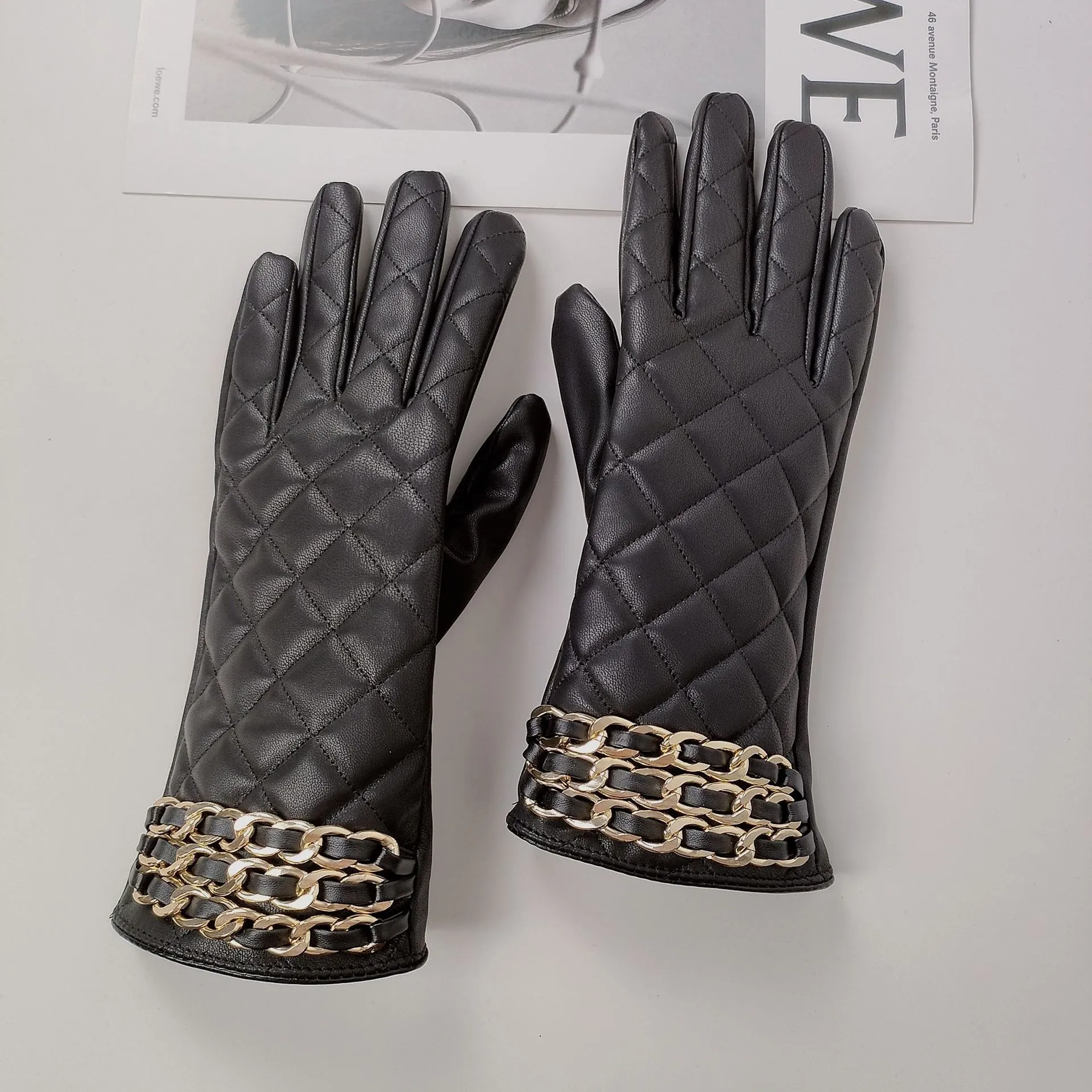 Women Winter Warm PU Leather Gloves Plush Thickened Quilted Chain Touchscreen Windproof Fashion Luxury Gloves
