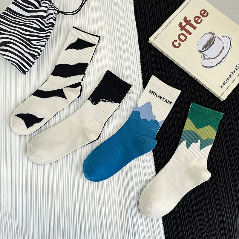 Unisex Ins Style Cotton Crew Socks Zebra Print Mountain Pattern Casual Breathable Sweat Absorbent Couple Socks
