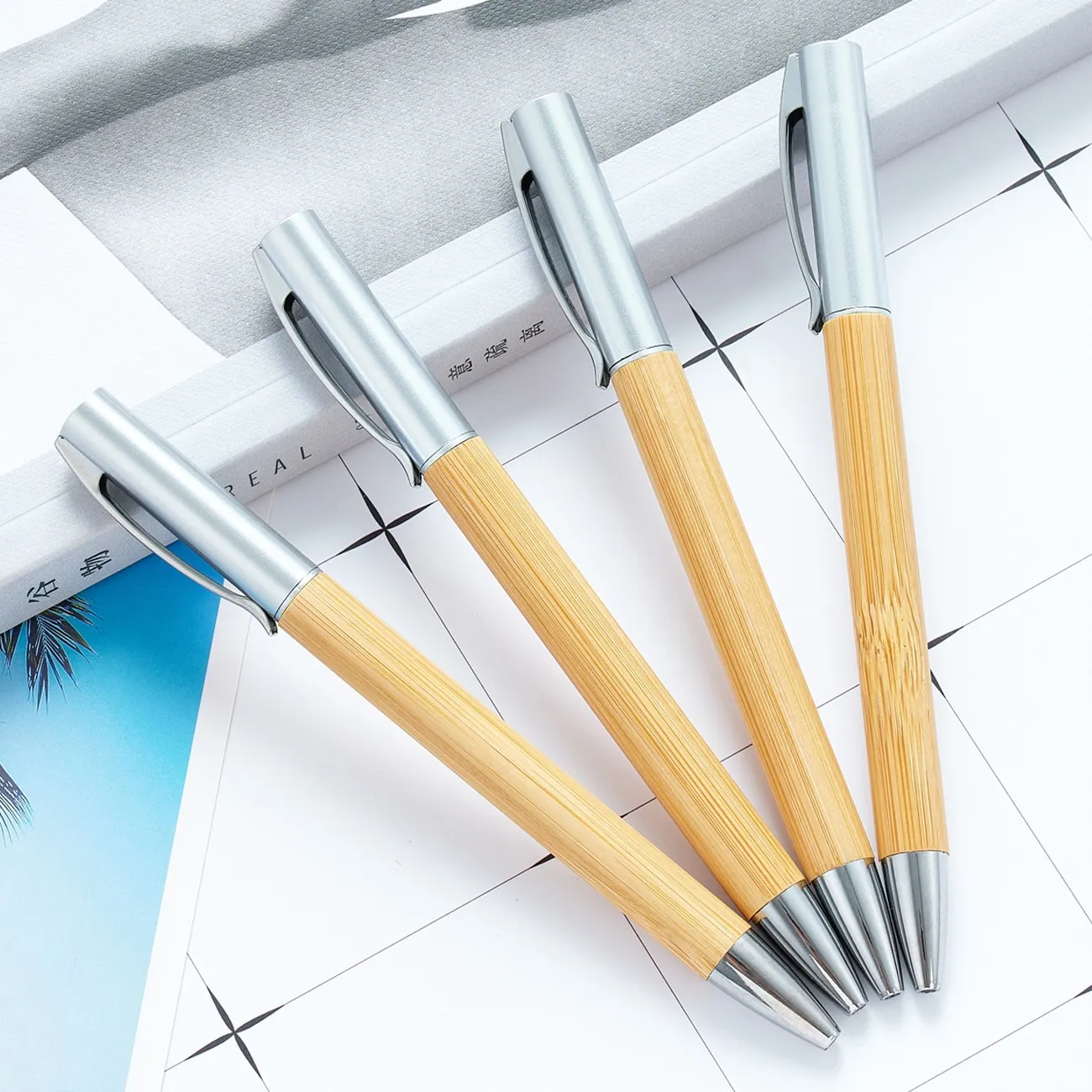 Stylo à Billes en Bois de Bambou Naturel Stylo d'Écriture de Bureau d'Affaires Écologique Stylo en Bois Rotatif Stylo Cadeau Promotionnel