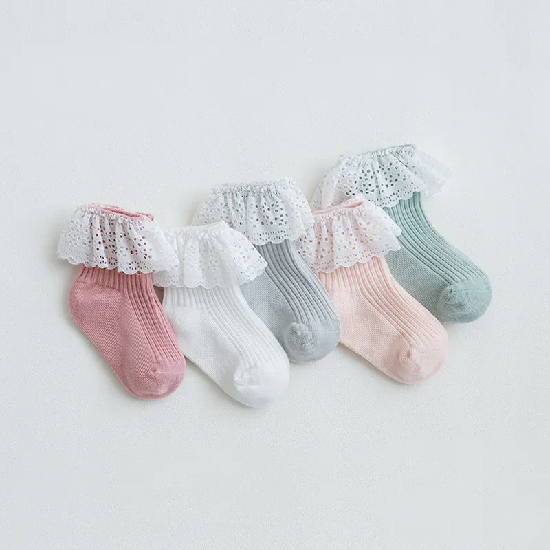 Chaussettes pour Nouveau-né et Bébé Mignon Couleur Unie Volant en Dentelle Coton Peigné Doux Respirant Chaussettes Fille