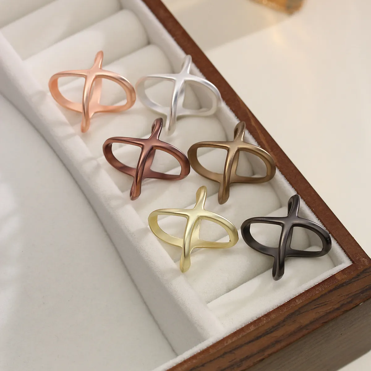 Minimalist Alloy X-Shape Scarf Buckle Waist Cincher Geometric Cross Clothing Accessories For Women Fashion Scarf Ring