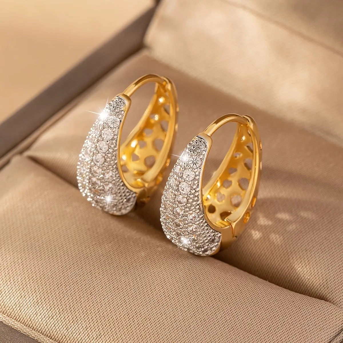Einfache U-Förmige Hohl Ohrringe Elegante Kupfer Strass Huggie Ohrringe Für Damen Luxus Mode Schmuck Accessoire