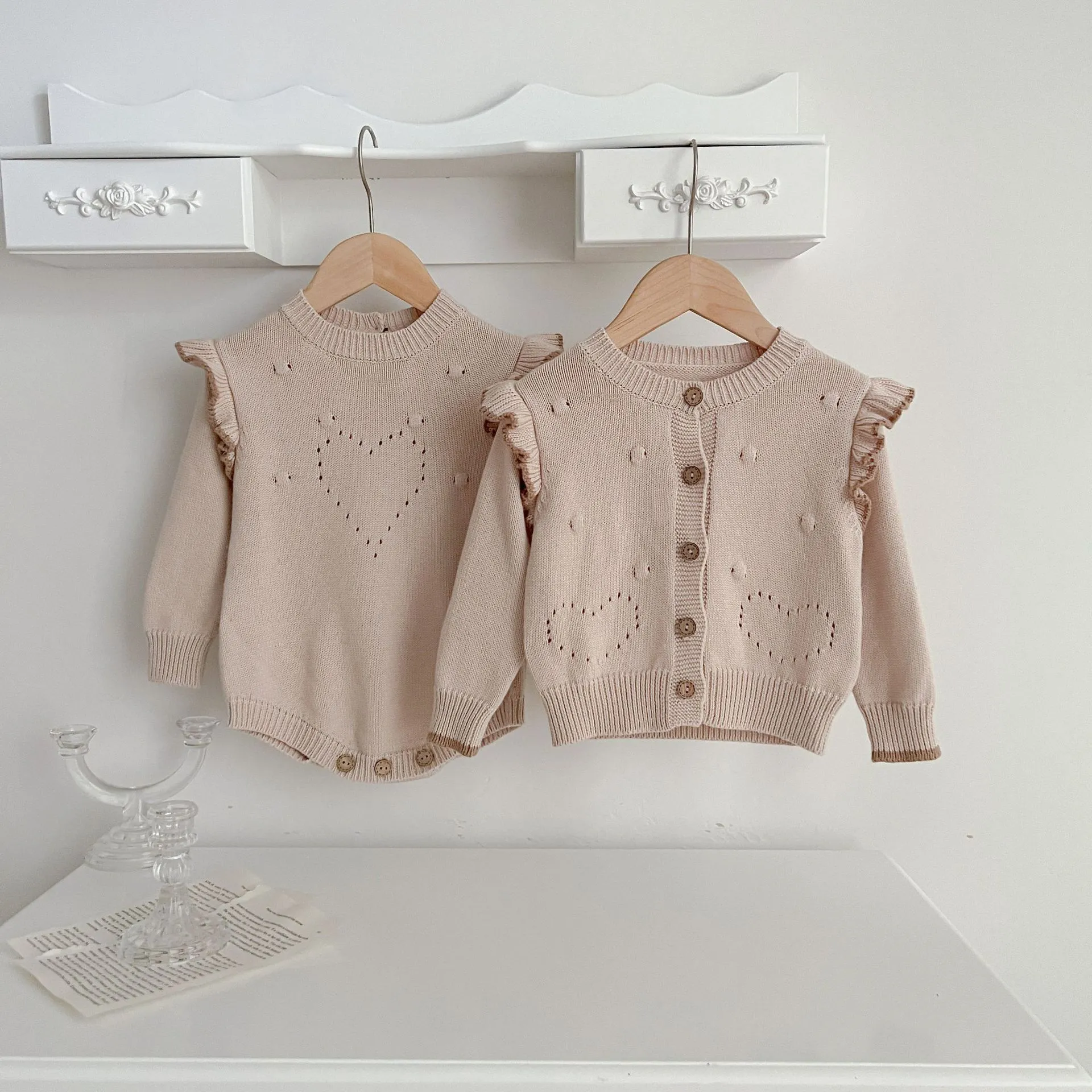 Baby Mädchen Strick Cardigan Mantel Und Strampler Süßes Ausgehöhltes Herz Langarm Säugling Süßes Frühling Herbst Kleidung Set
