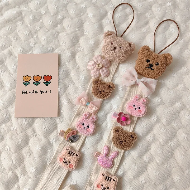 Korean Style Cute Plush Bear Hair Accessory Organizer Hanging Strap For Girls Hairpins Storage Wall Decor Polyester Plush Nursery Organization