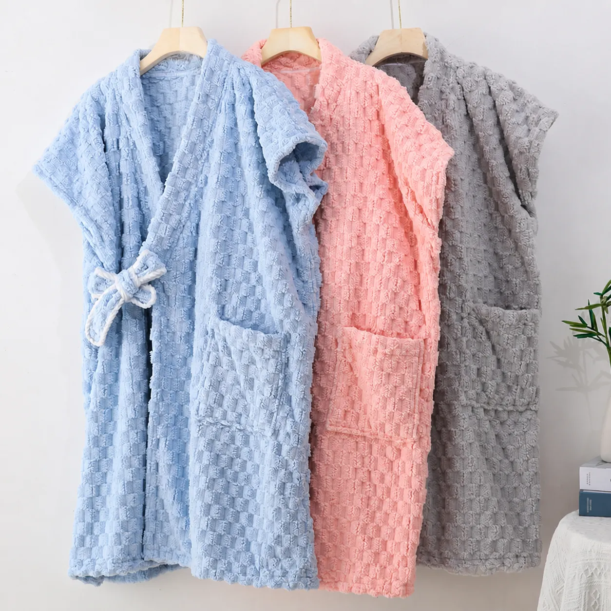 Women Wearable Bath Towel Bathrobe Cloud Grid Absorbent Coral Fleece Soft Sleepwear Home Spa Bath Dress