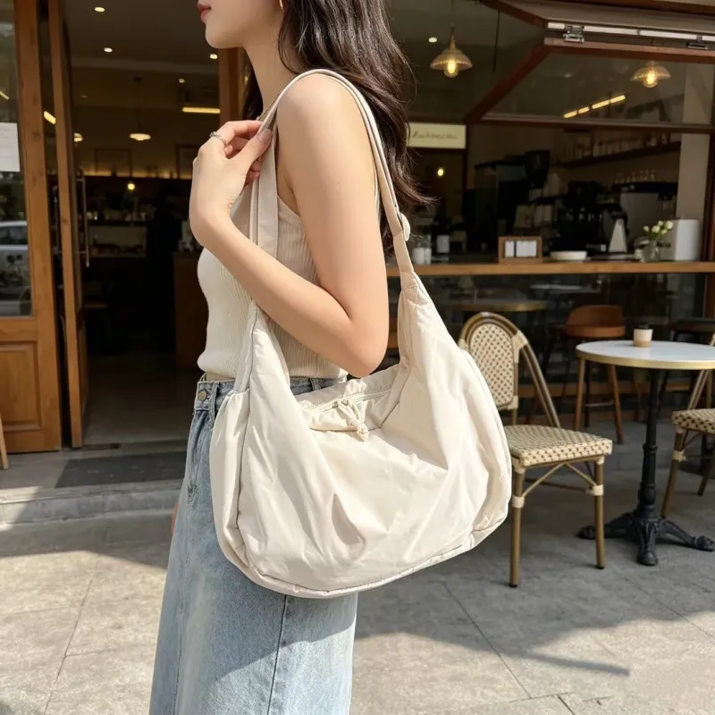 Borsa a Spalla da Donna Grande Capacità Tessuto Leggero Tracolla Regolabile Borsa Hobo Minimalista a Forma di Raviolo per il Pendolarismo Quotidiano
