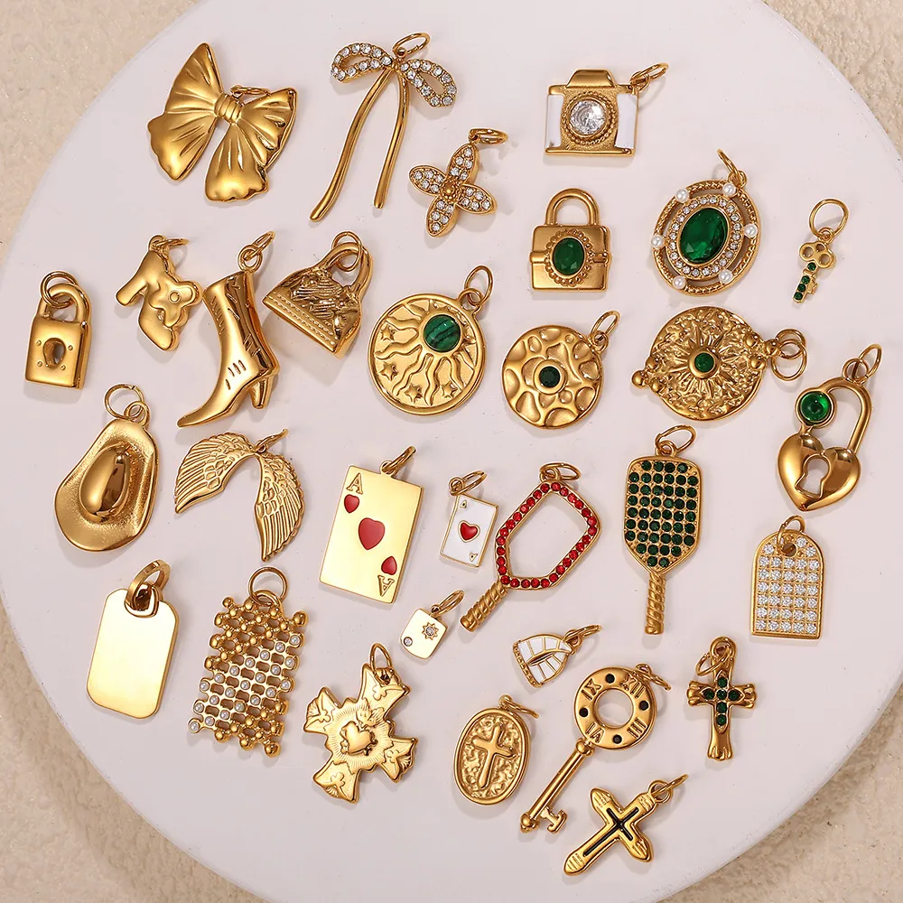Colgante de Acero Inoxidable Chapado en Oro de 18K Con Strass para Fabricación de Collares Pulseras DIY Joyería de Moda de Lujo para Mujer