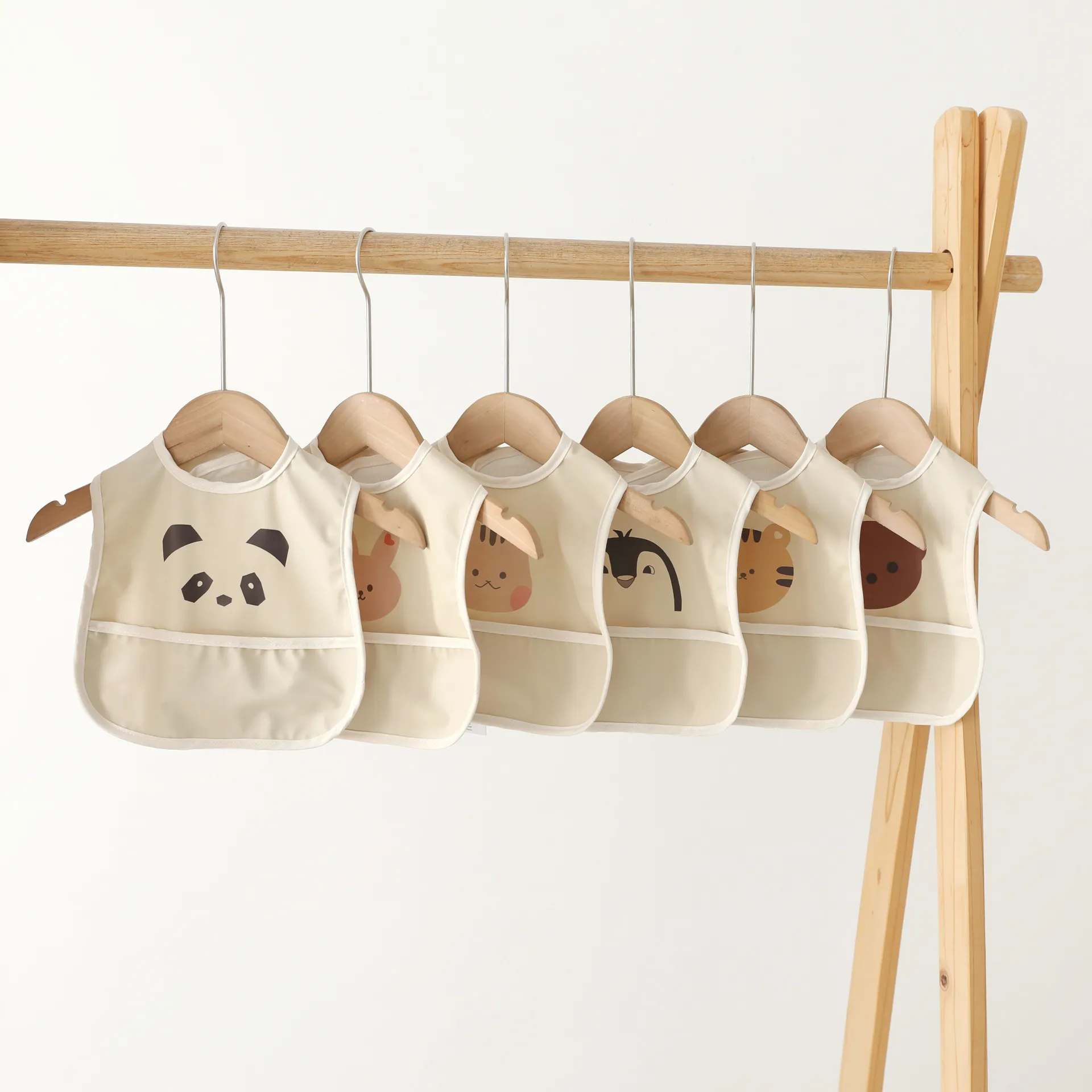 Waterproof Baby Bibs Cute Cartoon Animal Infant Feeding Bibs Toddler Waterproof Saliva Towel Washable Baby Eating Bib