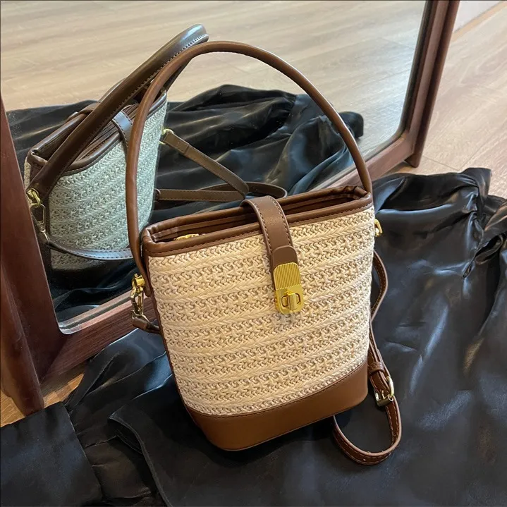 Borsa a Secchiello Intrecciata in Paglia Vintage Patchwork in Pelle Sintetica Con Manico Superiore Tracolla Con Chiusura a Lucchetto per Donna Vacanza