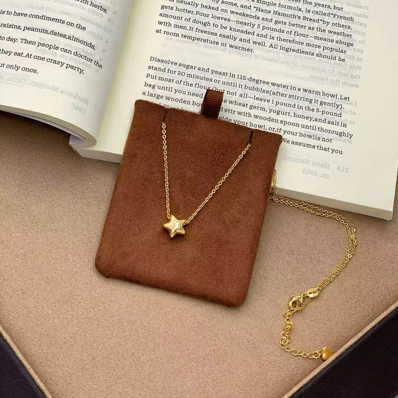 Collar con Colgante de Estrella 3D Minimalista Chapado en Oro de 24K para Mujer Collar Elegante Simple de Estrella de la Suerte Joyería