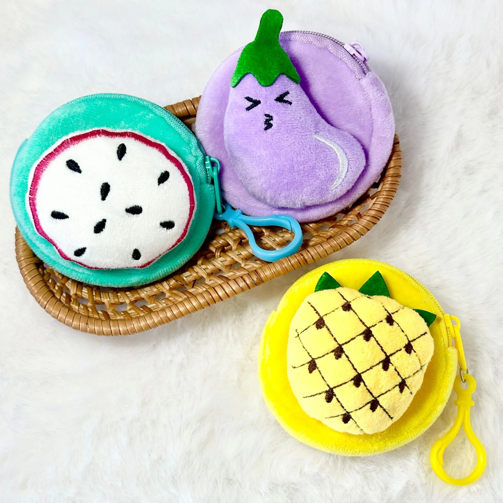 Porte-monnaie en Peluche aux Fruits Dessin Animé Créatif Pendentif de Sac à Dos Mignon Sac de Rangement Mini Pochette pour Écouteurs pour Étudiants Cadeau Filles