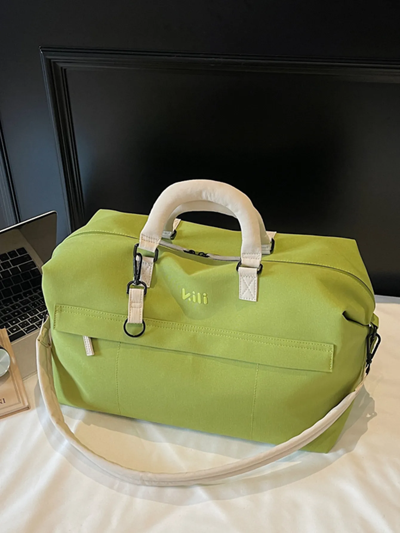 Large Capacity Canvas Travel Duffel Bag Lightweight Waterproof Weekender Bag For Women And Men
