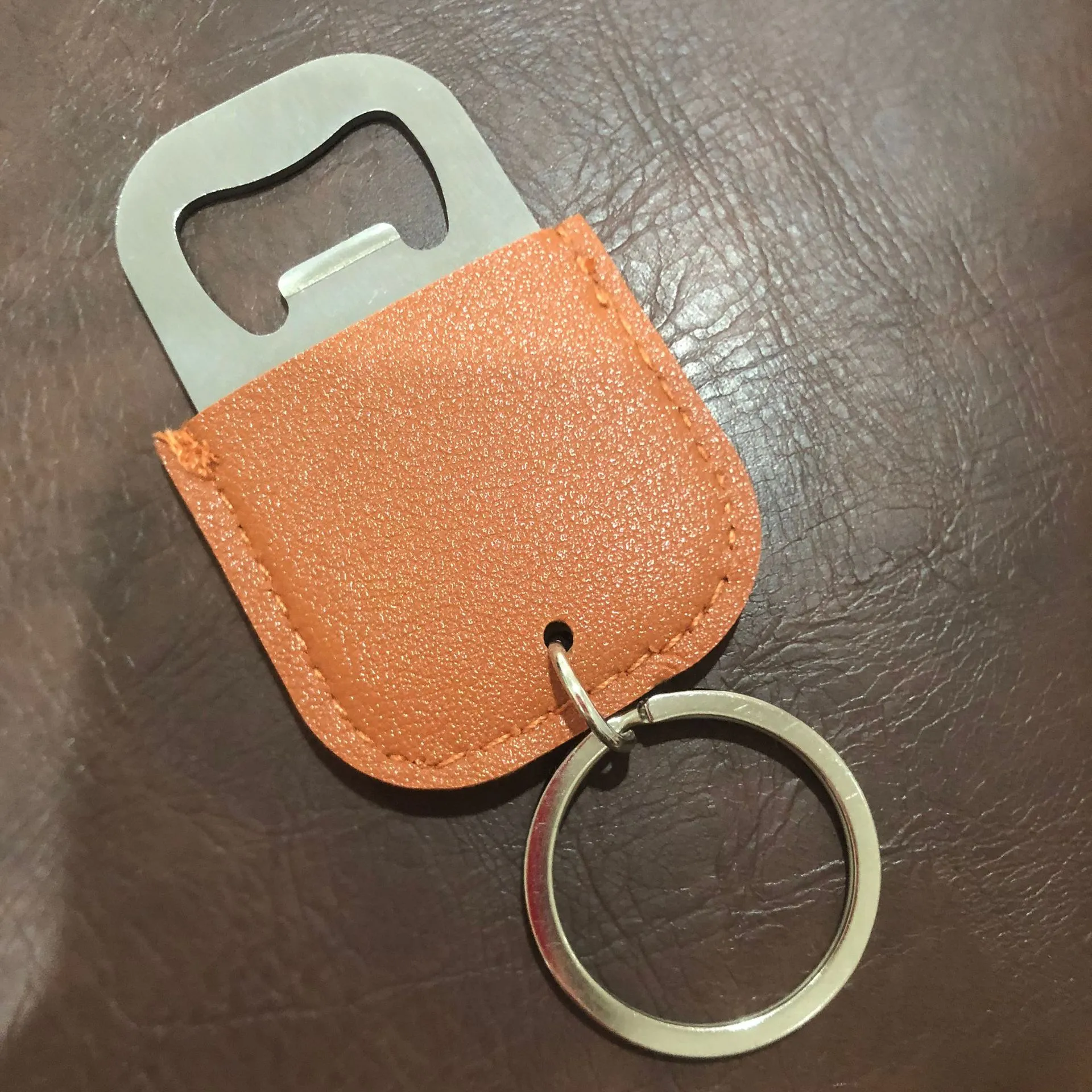 Roestvrij Staal Flesopener Met PU Leer Sleutelhanger Draagbare Metalen Bier Flesopener Bar Wijn Gereedschap Voor Keuken Buiten