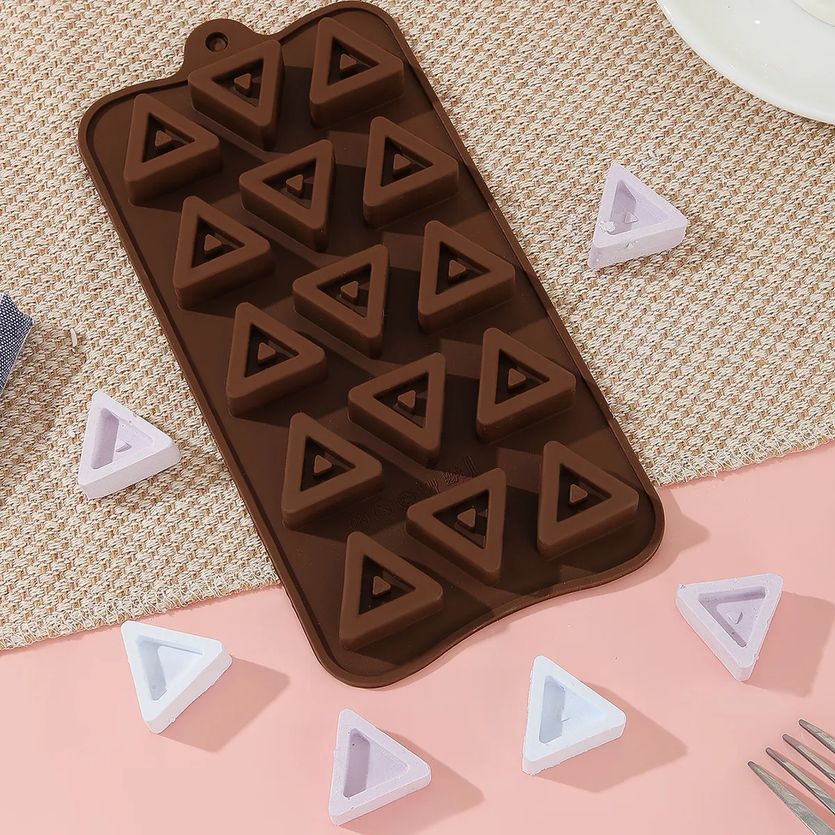 DIY Triangle Chocolate Mold Silicone Biscuit Handmade Soap Shaping Cup Cake Baking Mold Kitchen Bakeware