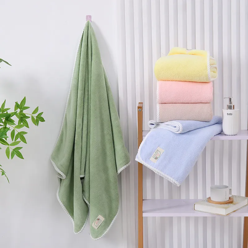 Solid Color Coral Velvet Bath Towel Absorbent Cream Piping Large Soft Towel For Home Bathroom Beach Multi-Purpose